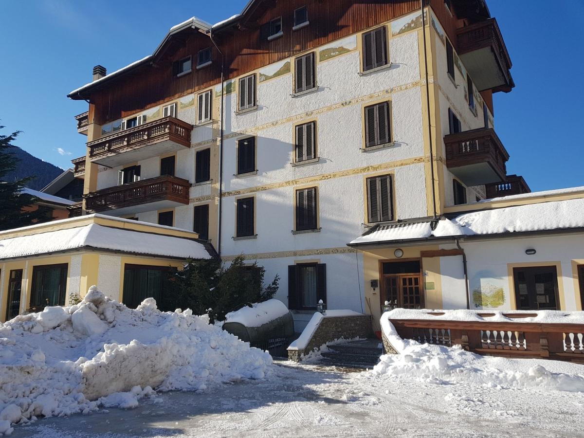 Hotel Posta Априка Екстериор снимка
